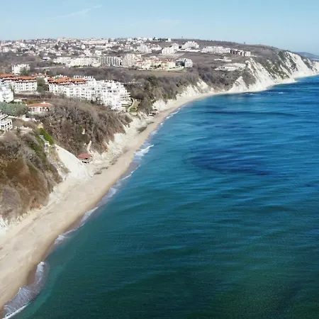 Breathtaking Sea View Апартаменты Бяла